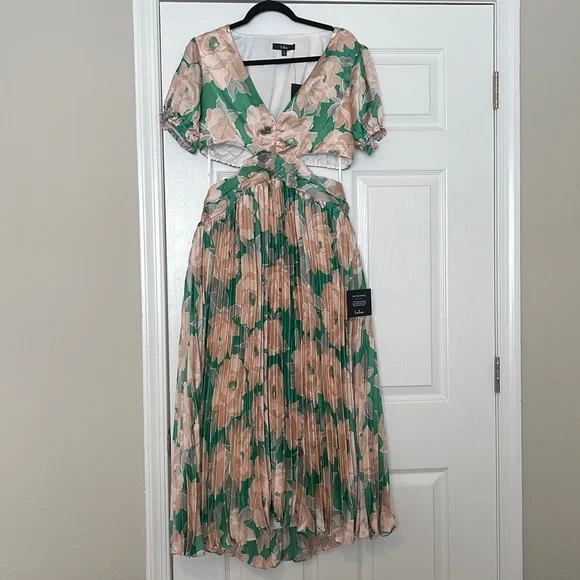 green emerald velvet dress Green Floral Puff Sleeve Midi Dress - All Dresses main image 0